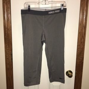Nike Pro Knee Length Leggings